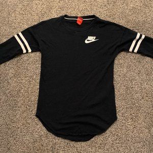 Women's XS Nike Baseball Tee